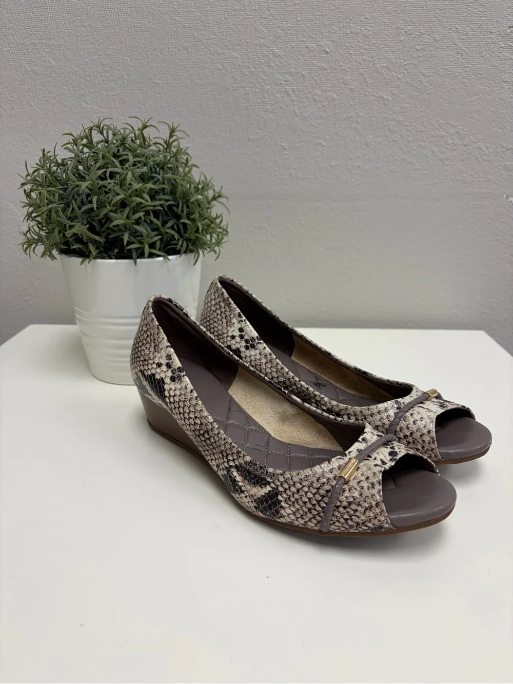 Cole Haan elegant cole